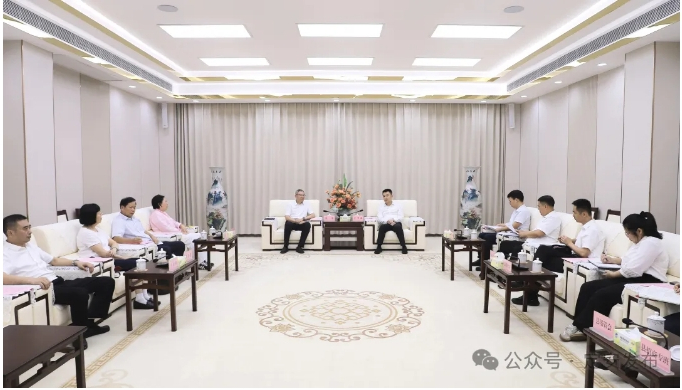 王英诚会见后谷控股（云南）有限公司董事长、亚洲咖啡协会会长张宏